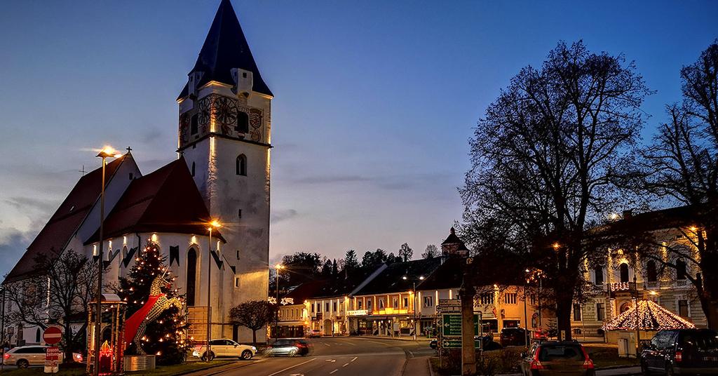 Perg im Advent - Hauptplatz bei Nacht